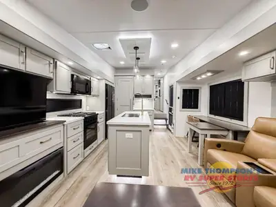 2026 Brinkley Model Z photo 15
