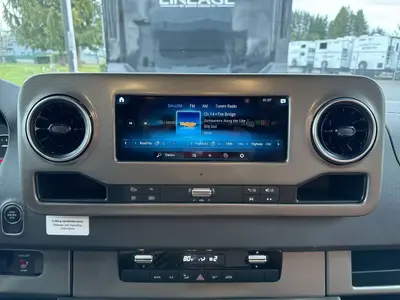 2025 Winnebago Navion photo 21