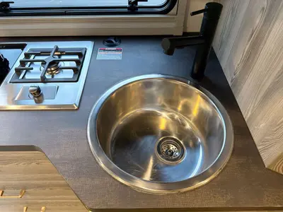 2025 Winnebago Navion photo 29