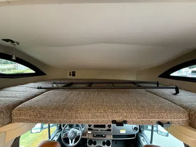 2025 Winnebago Navion photo 37