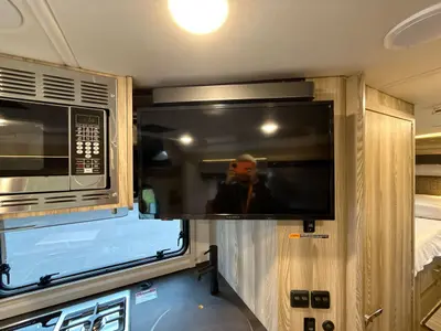 2025 Winnebago Navion photo 20