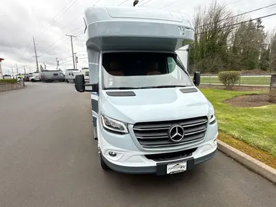 2025 Winnebago Navion photo 4