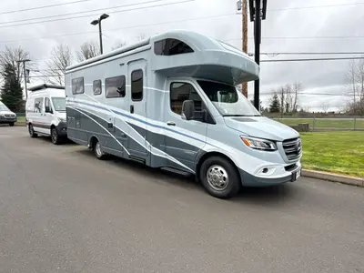 2025 Winnebago Navion photo 3