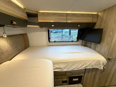 2025 Winnebago Navion photo 34