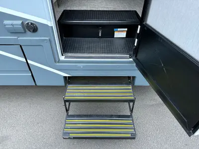 2025 Winnebago Navion photo 14