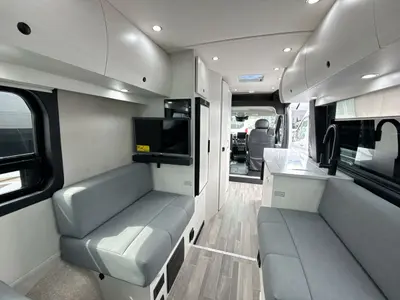 2027 Pleasure Way Lexor photo 31