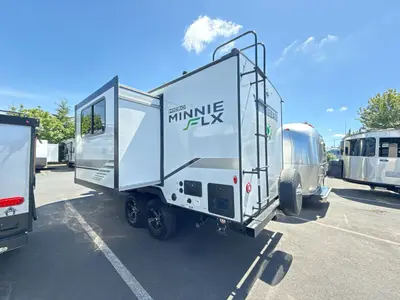 2022 Winnebago Micro Minnie photo 7
