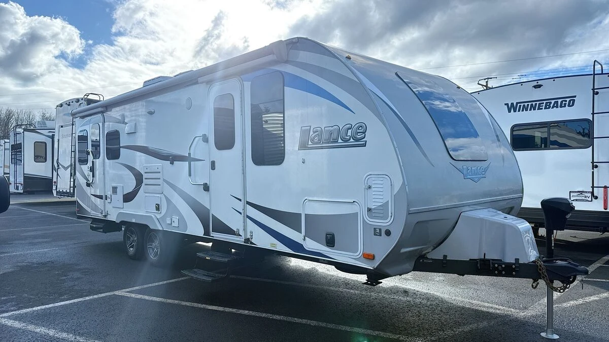 2020 Lance Lance exterior