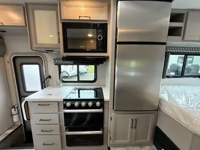 2023 Thor Motor Coach Quantum photo 30