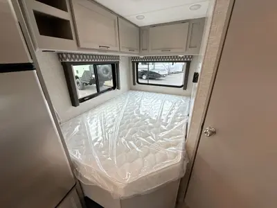 2023 Thor Motor Coach Quantum photo 34