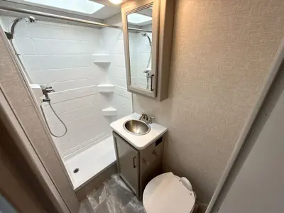 2023 Thor Motor Coach Quantum photo 32