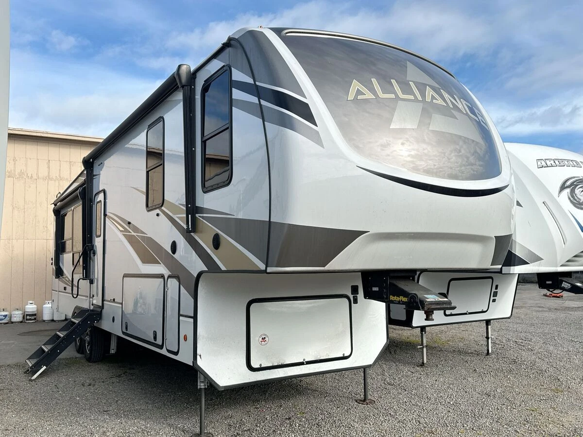 2021 Alliance RV Paradigm exterior