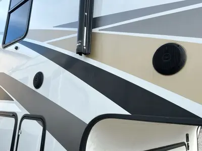 2021 Alliance RV Paradigm photo 6