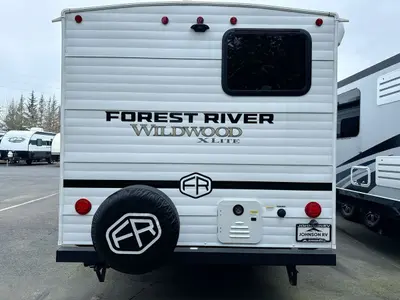 2025 Forest River Wildwood photo 8