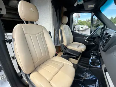 2020 Airstream Tommy Bahama Interstate photo 34