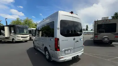 2020 Airstream Tommy Bahama Interstate photo 3