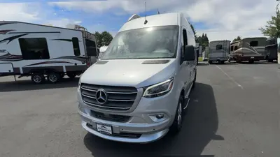 2020 Airstream Tommy Bahama Interstate photo 8