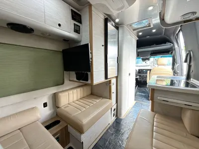 2020 Airstream Tommy Bahama Interstate photo 33