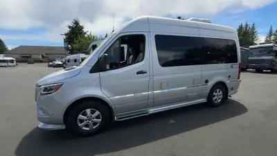 2020 Airstream Tommy Bahama Interstate photo 9