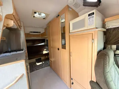 2004 Pleasure Way Excel photo 39