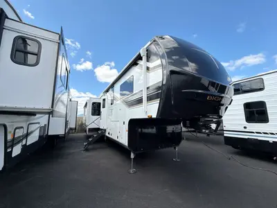 New 2026 Heartland Bighorn 38RE