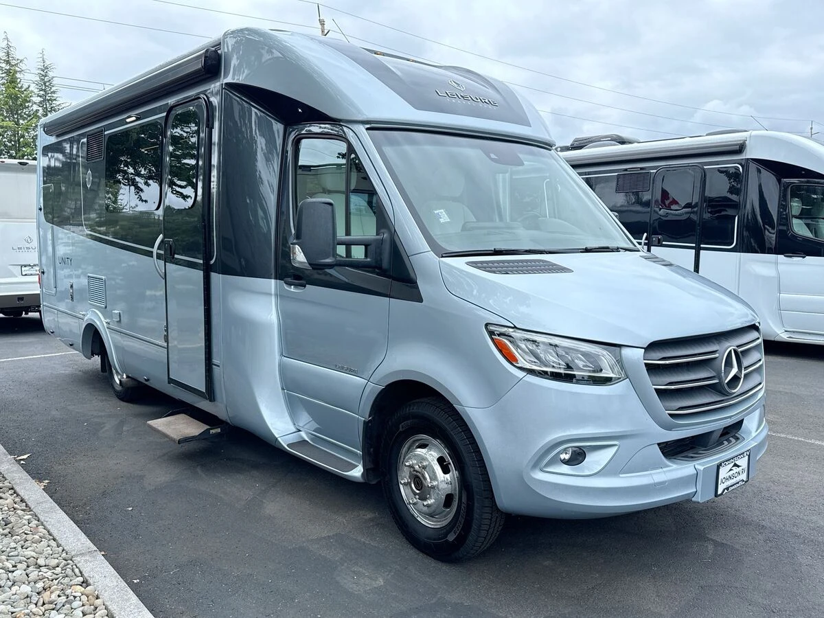 2021 Leisure Travel Unity exterior