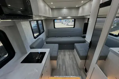 2024 Pleasure Way Plateau XLTS photo 35