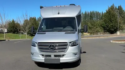 2024 Pleasure Way Plateau XLTS photo 4