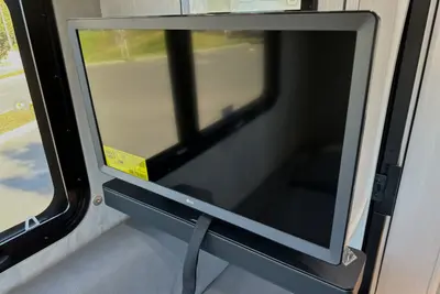 2024 Pleasure Way Plateau XLTS photo 43