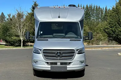 2024 Pleasure Way Plateau XLTS photo 17