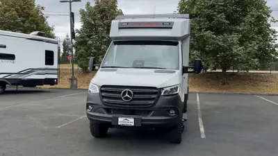 2027 Tiffin Motorhomes Open Trail photo 7
