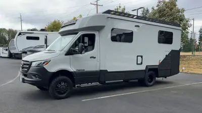 2027 Tiffin Motorhomes Open Trail photo 8