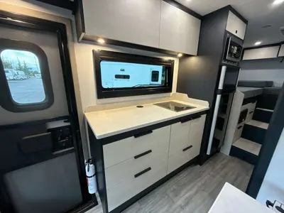 2027 Tiffin Motorhomes Open Trail photo 34