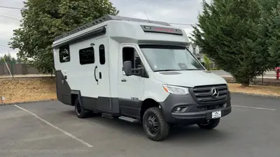 2027 Tiffin Motorhomes Open Trail photo 6