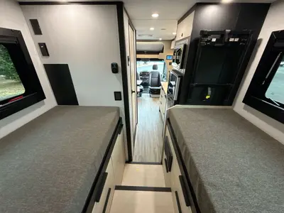 2027 Tiffin Motorhomes Open Trail photo 39