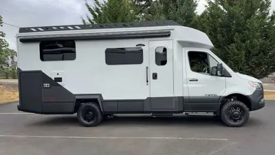 2027 Tiffin Motorhomes Open Trail photo 5