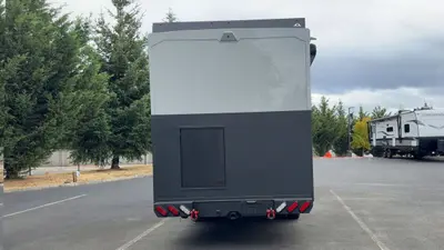 2027 Tiffin Motorhomes Open Trail photo 3