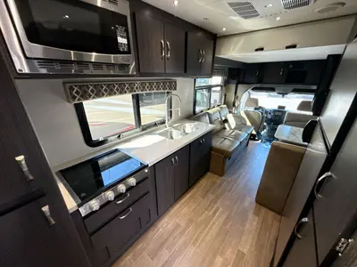 2020 Dynamax Corp Isata 3 Series photo 37