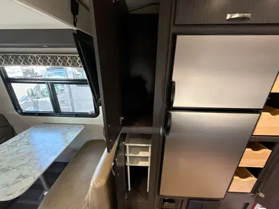 2020 Dynamax Corp Isata 3 Series photo 22