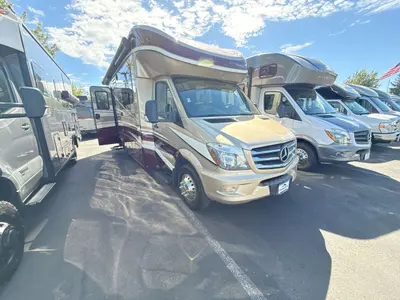 2020 Dynamax Corp Isata 3 Series photo 3