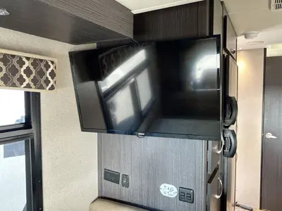 2020 Dynamax Corp Isata 3 Series photo 19