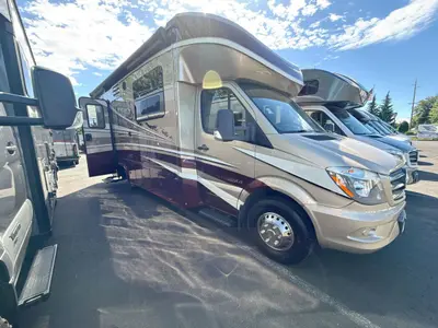 2020 Dynamax Corp Isata 3 Series photo 10