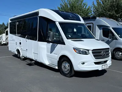 New 2026 Leisure Travel Unity CB