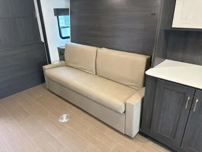 2027 Winnebago Suncruiser photo 15