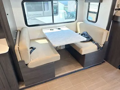 2027 Winnebago Suncruiser photo 28
