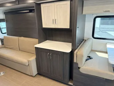 2027 Winnebago Suncruiser photo 16