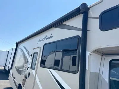 2018 Thor Motor Coach Four Winds photo 12