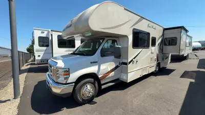 2018 Thor Motor Coach Four Winds photo 7