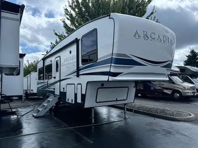 Used 2022 Keystone Arcadia 3250RL
