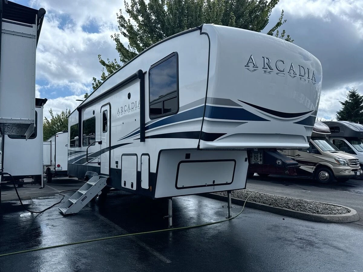 2022 Keystone Arcadia exterior
